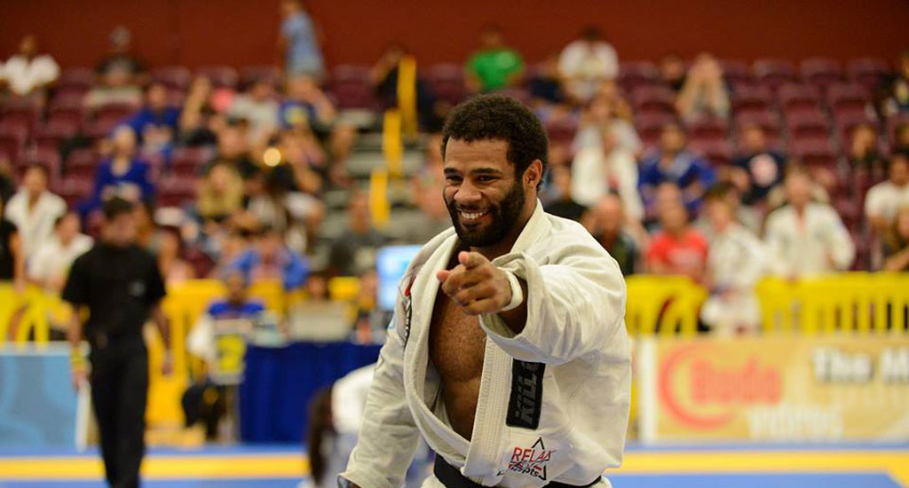 Juiz-forano Victor Henriques é campeão de etapa mundial de jiu-jítsu