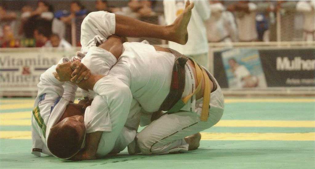 Novo Fitness Lipa - Mata Leão, meaning 'lion killer' in Portuguese, is the  name of a popular choke-hold in Brazilian Jiu Jitsu. This same position is  named Hadaka Jime in Judo, and