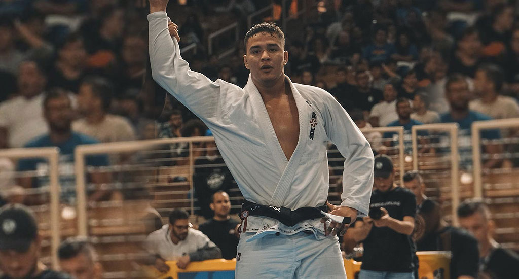 Felipe Avelar, MMA Fighter Page